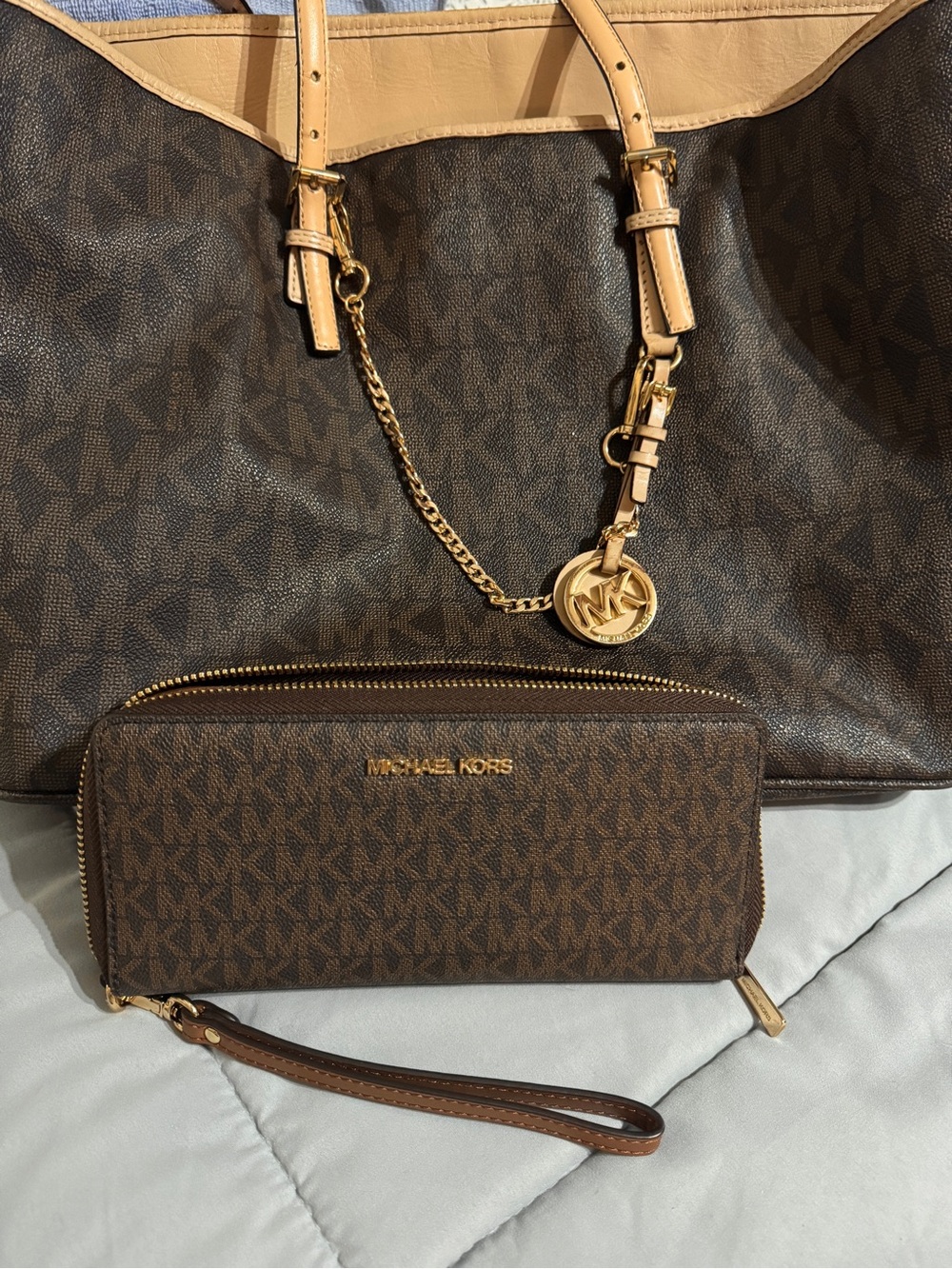 Michael Kors Brown Logo large tote and Wristlet Wallet Set